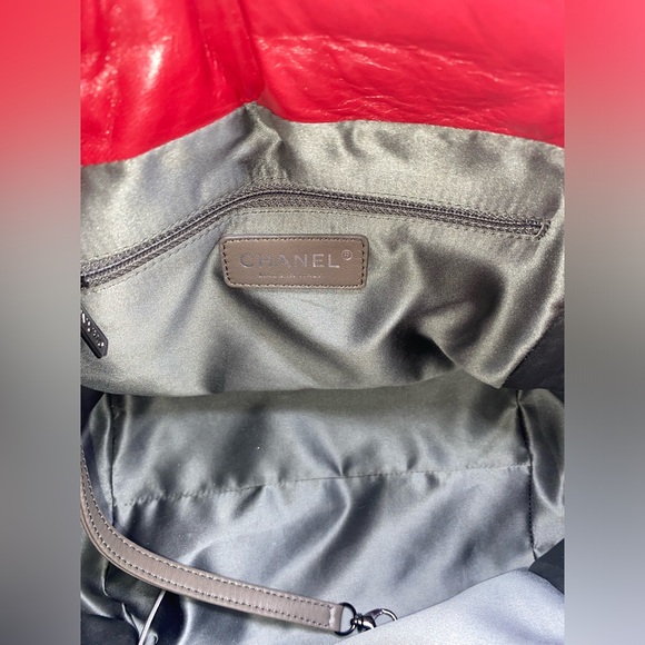 Authentic CHANEL Handbag - Picture 4 of 12